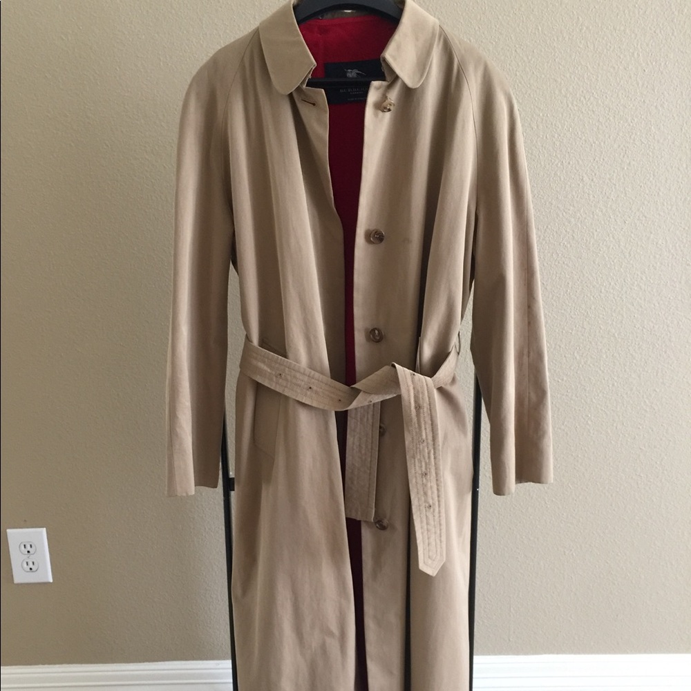 BURBERRY TRENCH COAT